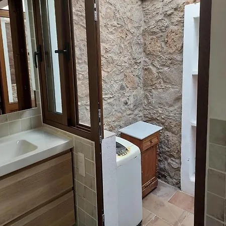 Bellas, Adeje Nyaraló *