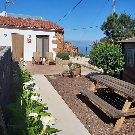 Bellas, Adeje Nyaraló *